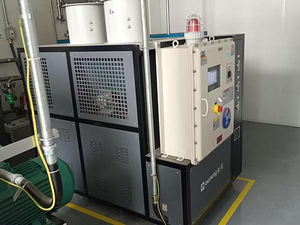 光刻膠原材料反應罐防爆冷熱循環一體機